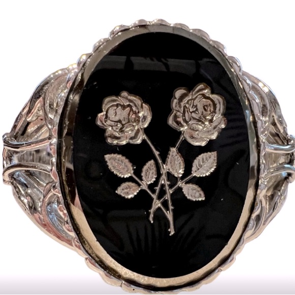 Nwot Vintage Whiting Davis Black Onyx With A Rose Engraved Hinge Bracelet 275$